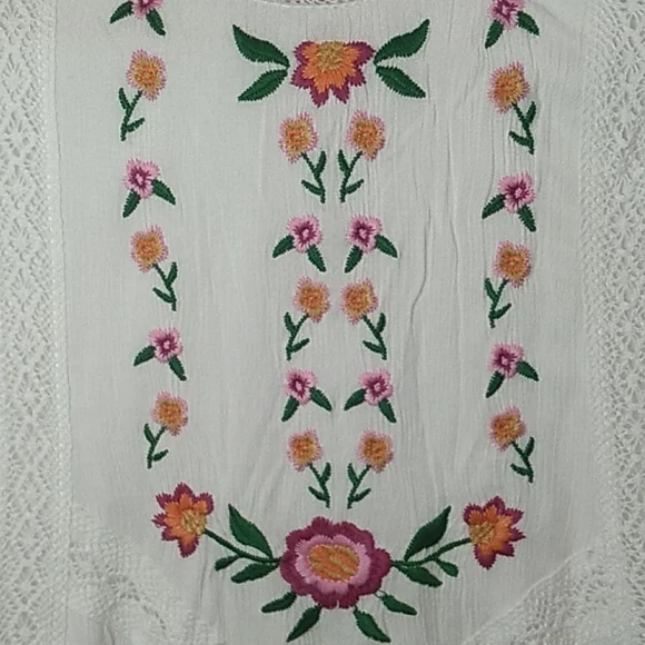 Blue Rain Francesca's Women's Ivory embroidered dress in size XS 100% Rayon - Picture 2 of 8